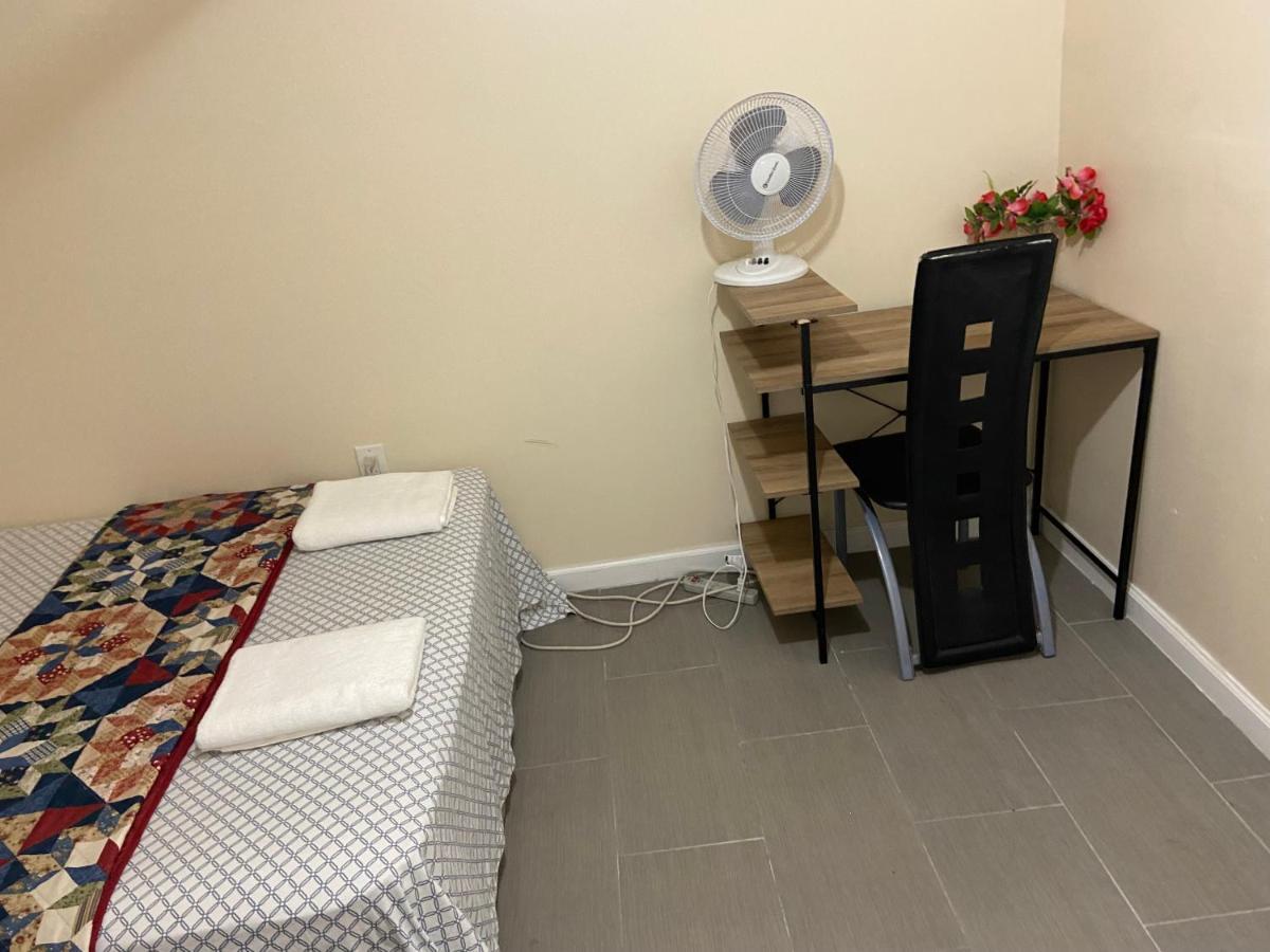 A Delightful Room In Queens Нью-Йорк Экстерьер фото