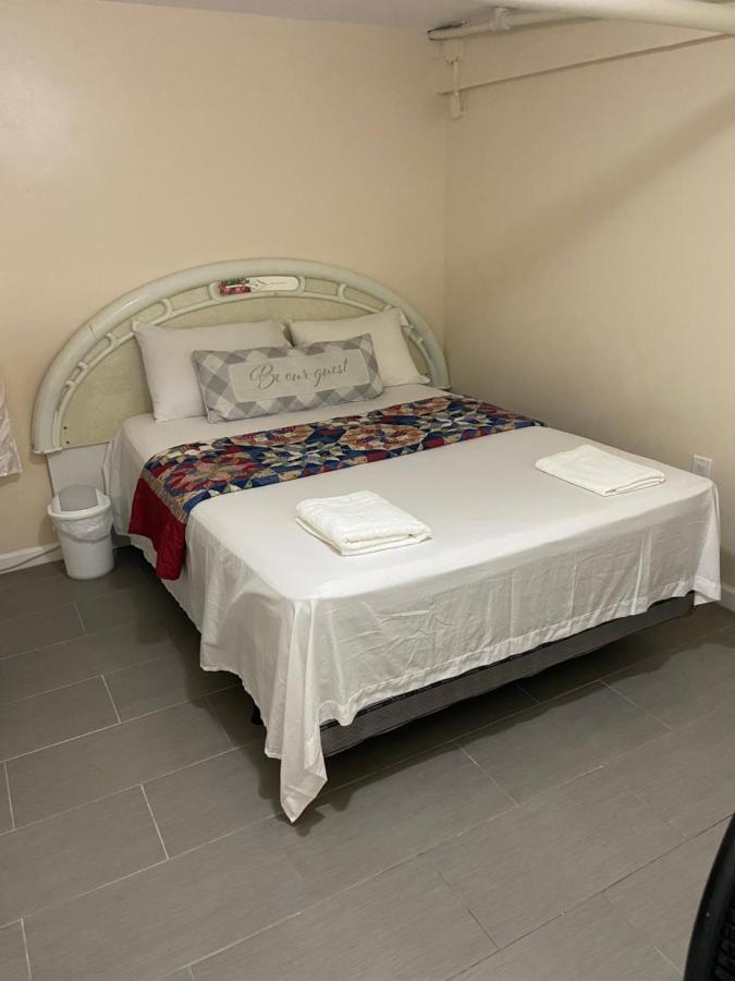 A Delightful Room In Queens Нью-Йорк Экстерьер фото